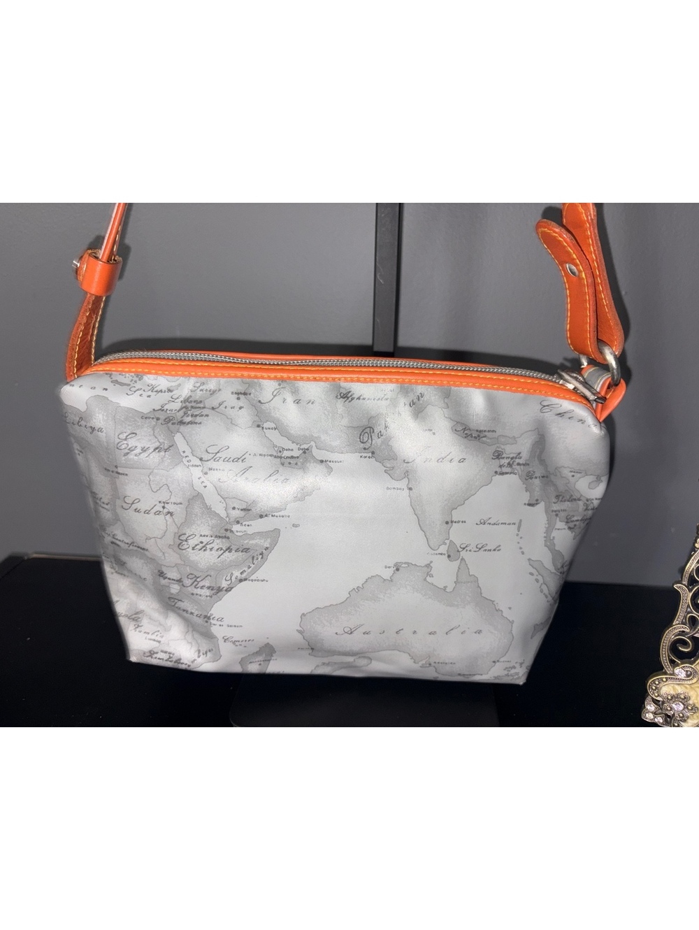 Alviero Martini 1st Class Relax Shoulder Bag - Picture 6 of 8